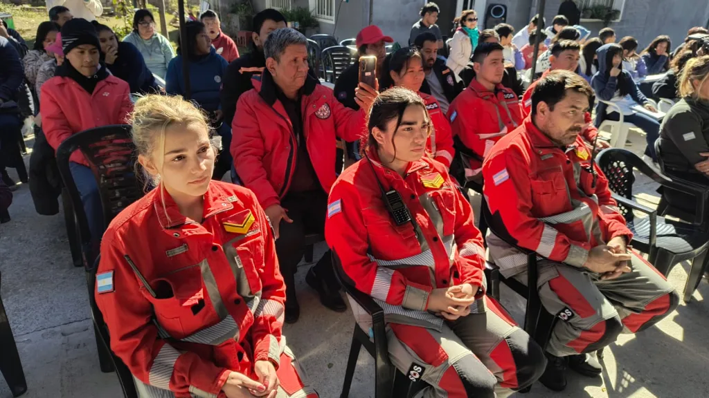 Reconocimiento con alma de fuego: homenaje a los bomberos voluntarios del sur salteño