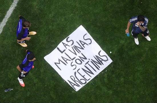 La bandera que emocionó a un país: el padre de Lo Celso destacó el gesto de la Selección por Malvinas