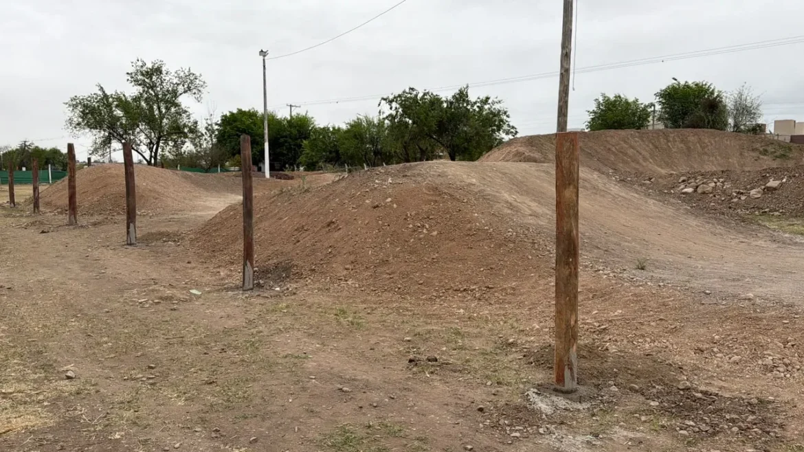 Una pista en construcción para encontrarse: el nuevo espacio de BMX que proyecta darle lugar a las juventudes de zona norte